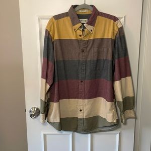 Orvis Men’s multi-colored button down shirt. Size Large